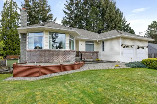 629 Dogwood Rd, Qualicum Beach BC V9K 1A9