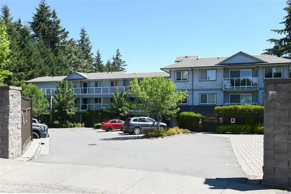 840 Shamrock Pl # 302, Comox BC V9M 4G4 - 2 bed, 1 bath in Comox