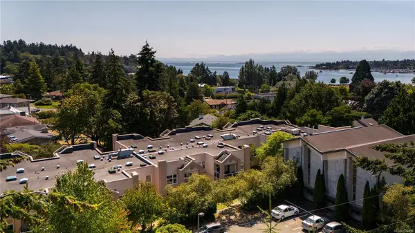 3915 St. George's Lane # 105, Saanich BC V8N 4E3