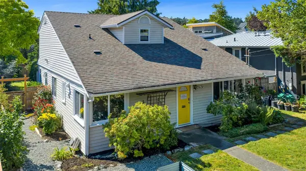 2624 Forbes St, Victoria BC V8R 4C1
