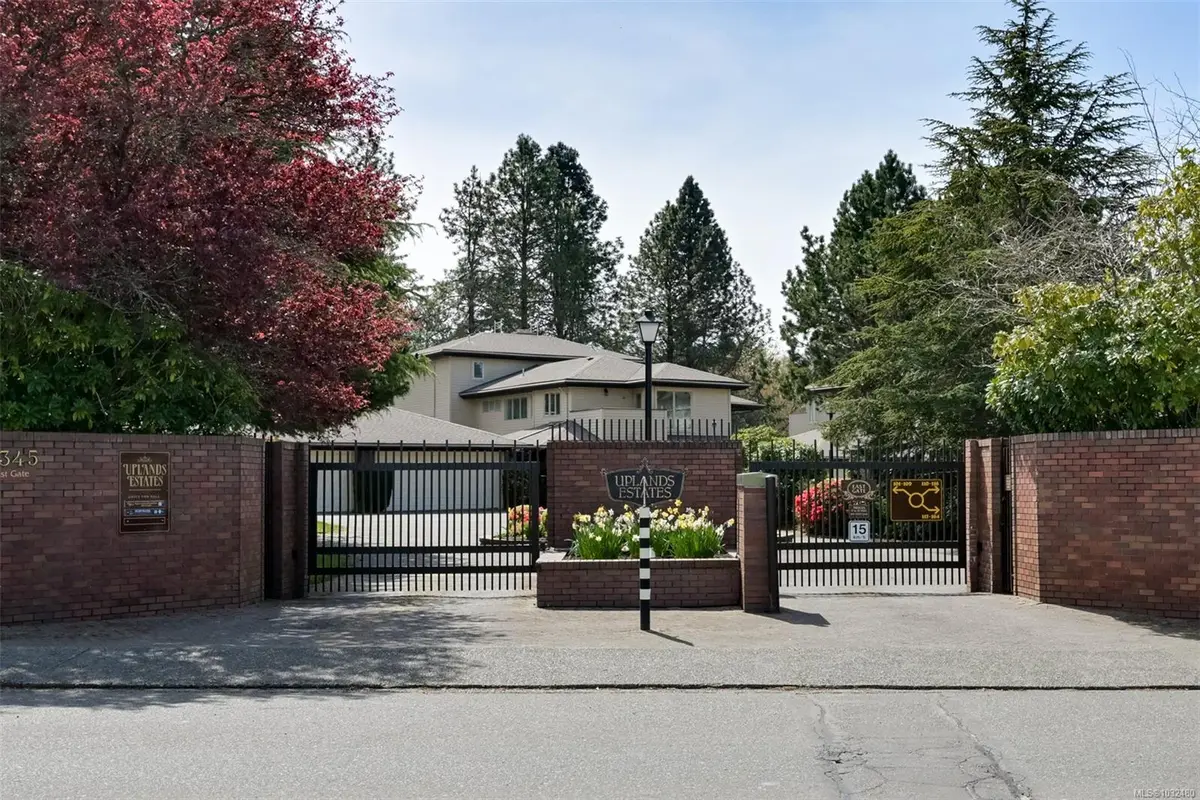 2345 Cedar Hill Cross Rd #104, Oak Bay BC V8P 5M8