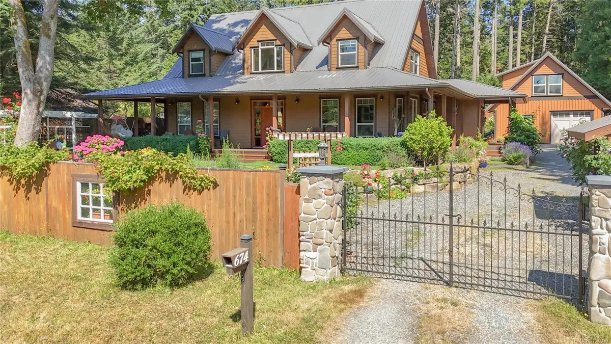 674 Gallagher Way, Gabriola Island BC V0R 1X7