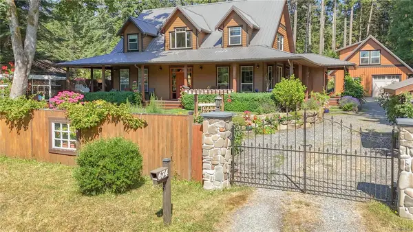 674 Gallagher Way, Gabriola Island BC V0R 1X7 - 3 bed, 4 bath in Gabriola Island