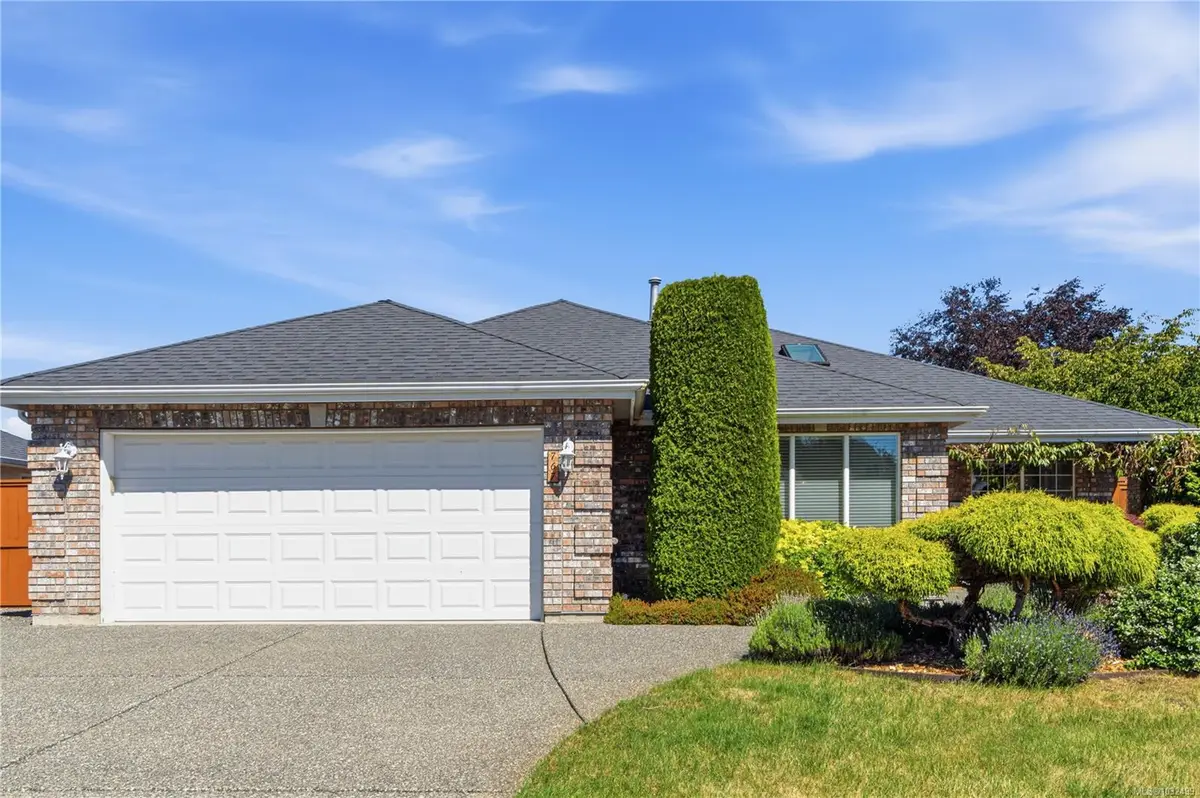 767 Kensington Pl, Qualicum Beach BC V9K 2K3