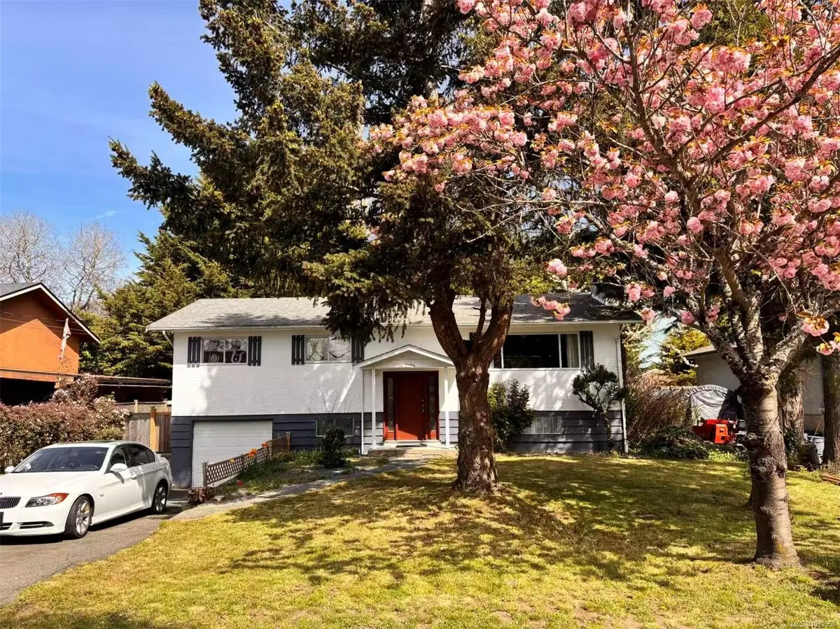 2254 Amherst Ave, Sidney BC V8L 2G7