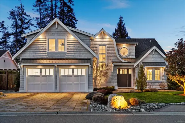 891 Bluffs Dr, Qualicum Beach BC V9K 0A2