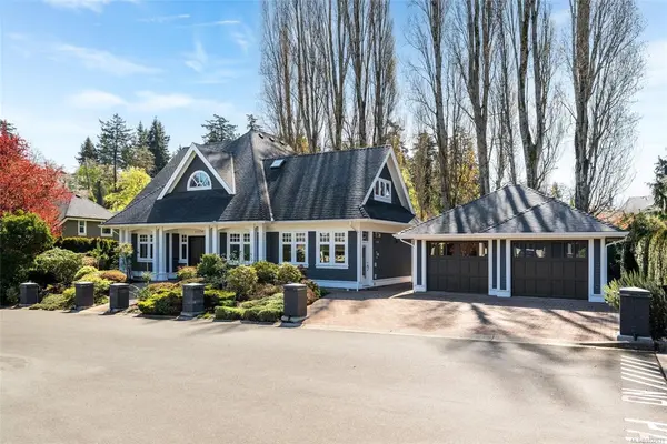 1174 South Valley Pl, Saanich BC V8Z 7Z1