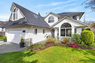 1731 Valley View Dr, Courtenay BC V9N 9A8
