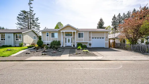 787 Stewart Ave, Courtenay BC V9N 3H3 - 4 bed, 3 bath in Courtenay