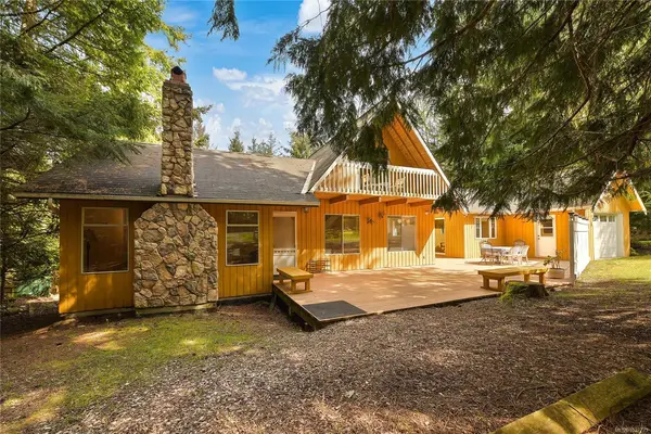 552 Club Cres, Mayne Island BC V0N 2J1 - 3 bed, 2 bath in Mayne Island