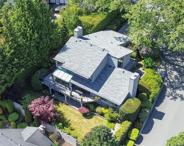 1711 Patly Pl, Victoria BC V8S 5J5