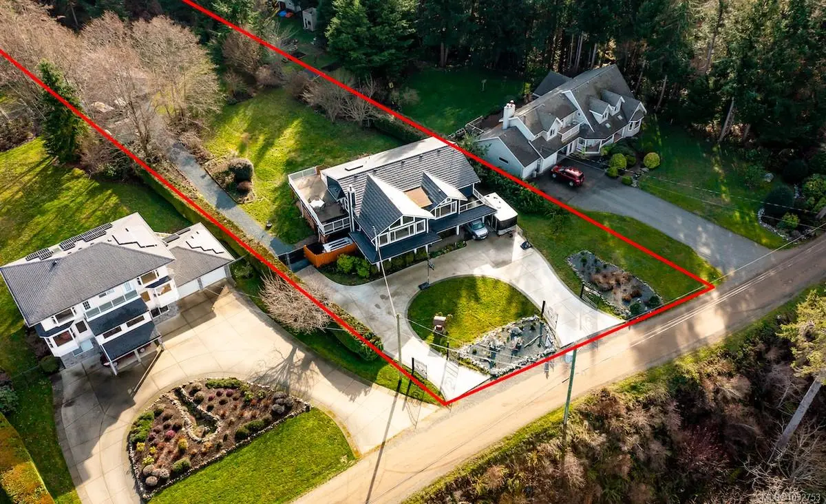 321 Wireless Rd, Comox BC V9M 3T6