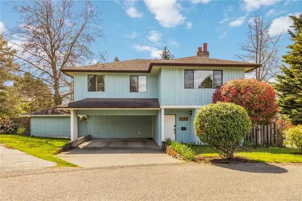 4259 Craigo Park Way, Saanich BC V8Z 6Y1