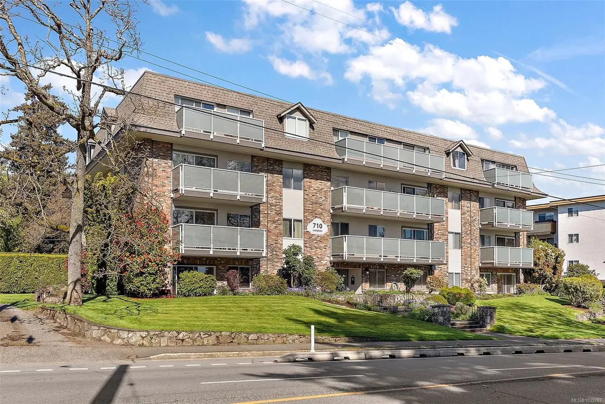 710 Lampson St # 105, Esquimalt BC V9A 6A6