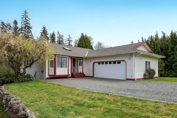4240 Briardale Rd, Courtenay BC V9N 9R6 - 5 bed, 4 bath in Courtenay