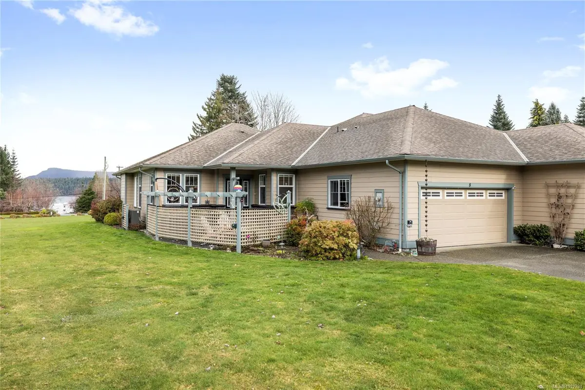 5300 Gainsberg Rd #8, Bowser BC V0R 1G0