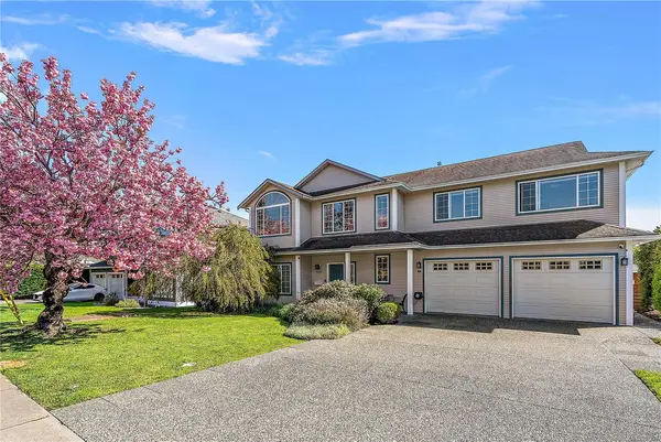 10347 Bowerbank Rd S, Sidney BC V8L 3L6 - 4 bed, 3 bath in Sidney