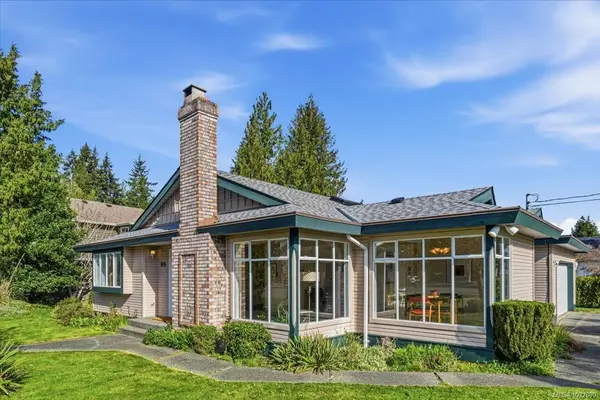 1095 Pepper Pl, French Creek BC V9P 1Z5