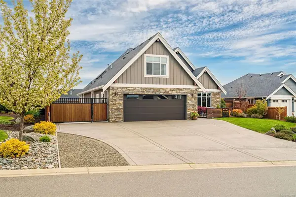 430 Ridgefield Dr, Parksville BC V9P 0E2
