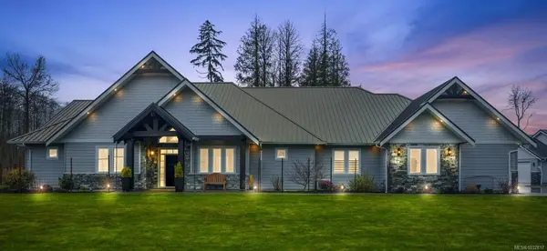 8757/8761 Oyster River Way, Black Creek BC V9J 1K5 - 5 bed, 5 bath in Black Creek