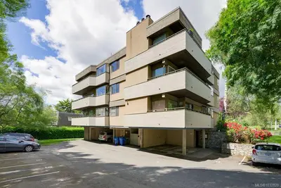 3274 Glasgow Ave # 402, Saanich BC V8X 1M2