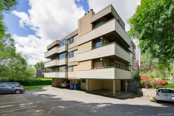 3274 Glasgow Ave # 402, Saanich BC V8X 1M2