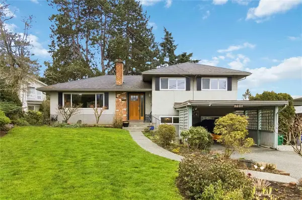751 Cameo St, Saanich BC V8X 3R9