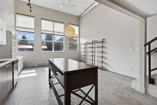 1978 Cliffe Ave # 307, Courtenay BC V9N 2N1