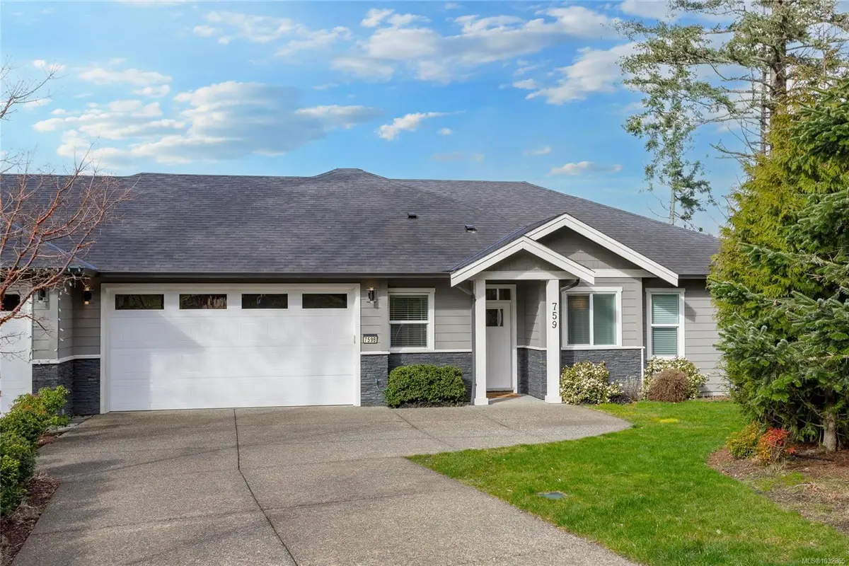 759 Cuaulta Cres # B, Colwood BC V9C 3H2
