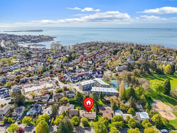1675 Earle St, Victoria BC V8S 1N4