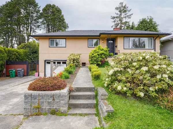 530 Dumeresq St, Saanich BC V8Z 1X2