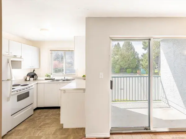 1050 Braidwood Rd # 201, Courtenay BC V9N 3R9 - 2 bed, 1 bath in Courtenay