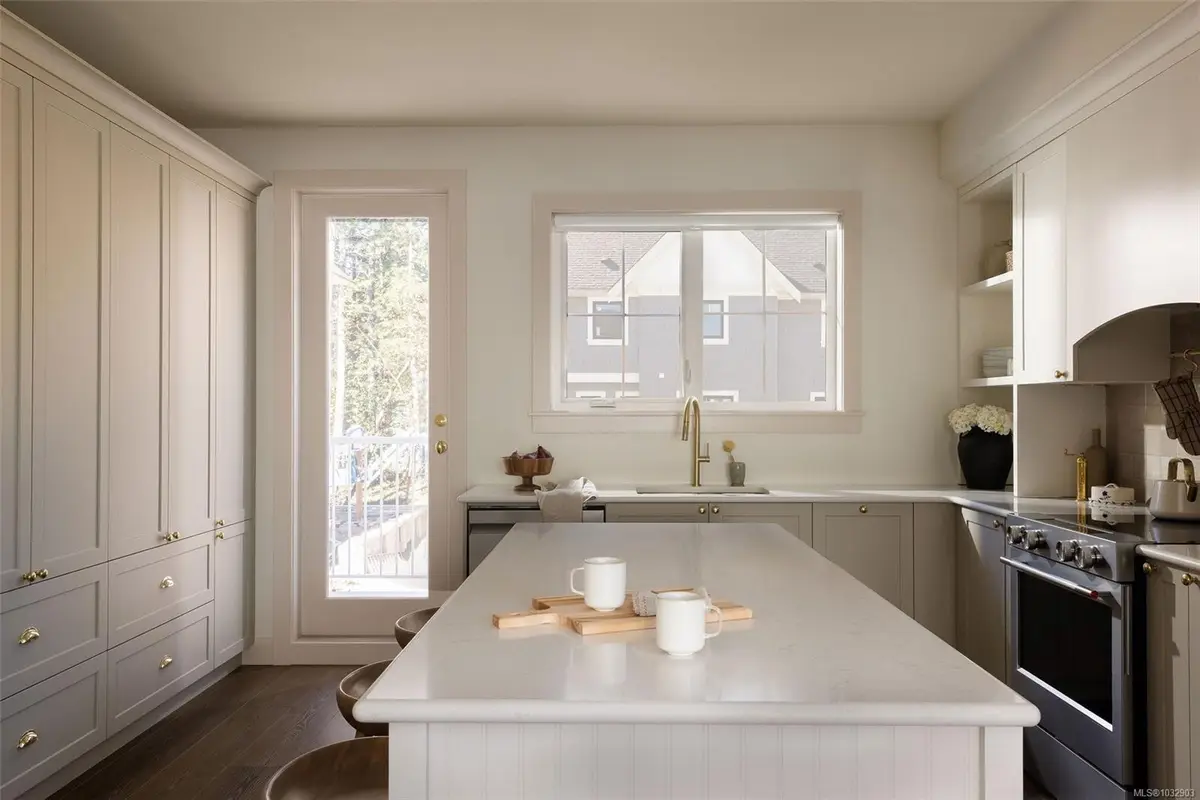 3522 Greystone Close, Langford BC V9C 3X2