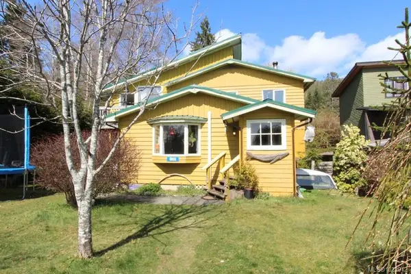 911 3rd Ave, Prince Rupert BC V0T 1S0 - 3 bed, 2.0 bath in Prince Rupert