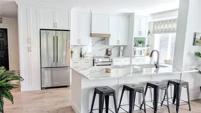 50 Songhees Rd # 516, Victoria BC V9A 7J4