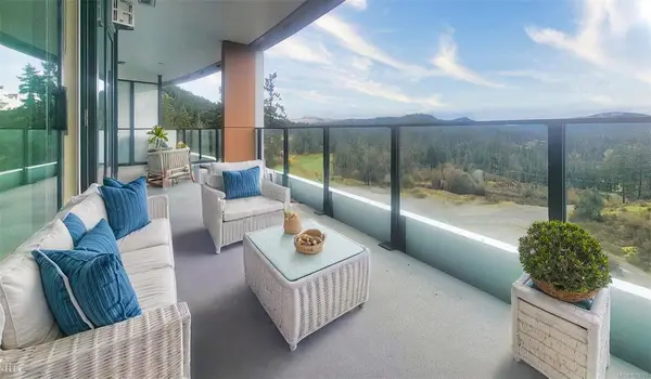 2000 Hannington Rd # 808, Langford BC V9B 6R6