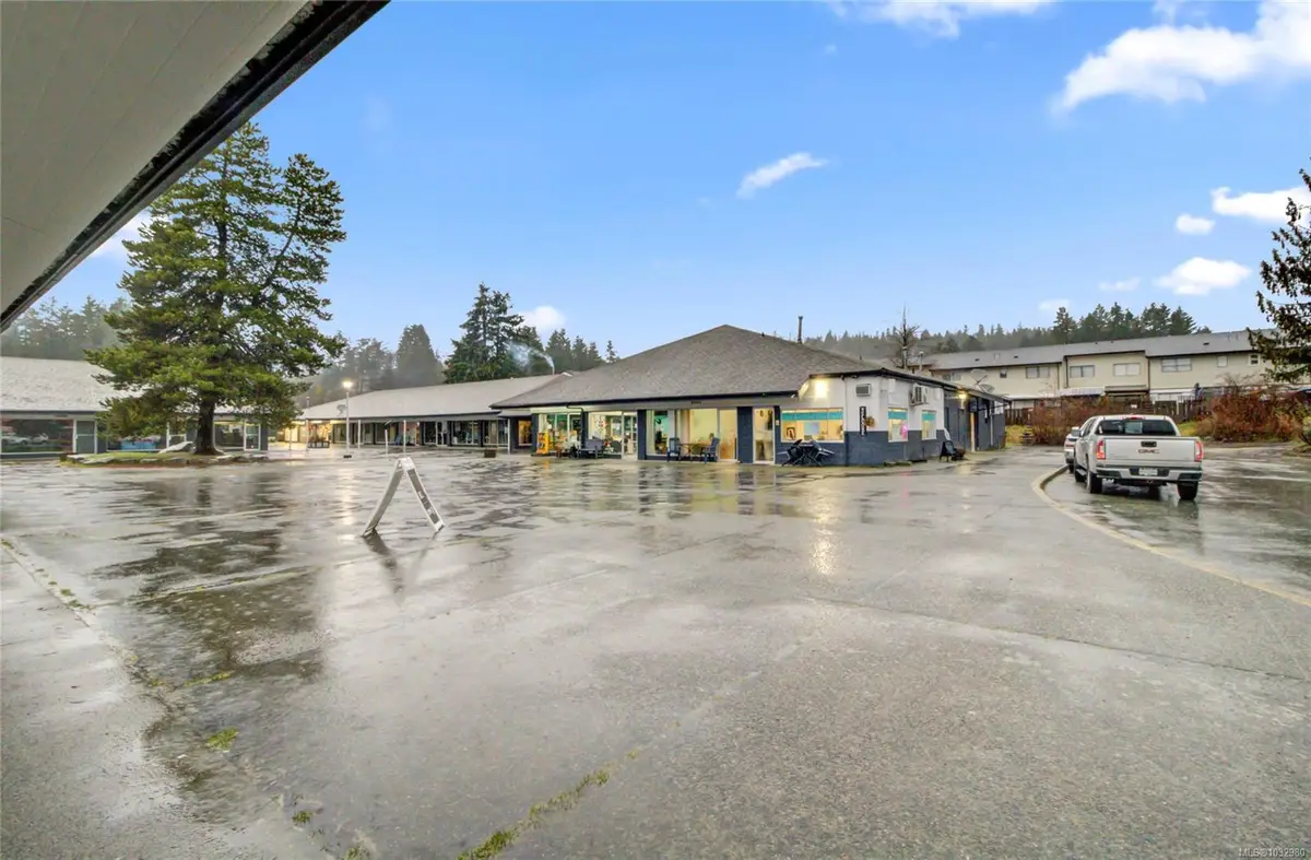 375 Nimpkish Dr, Gold River BC V0P 1G0