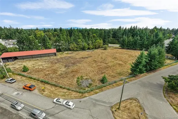 1100 Island Hwy, Parksville BC V9P 2E2