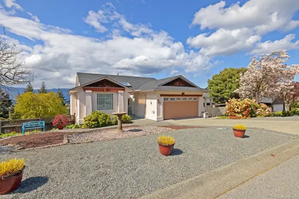 6246 Lower Chippewa Rd, Duncan BC V9L 5P8 - 4 bed, 4 bath in Duncan