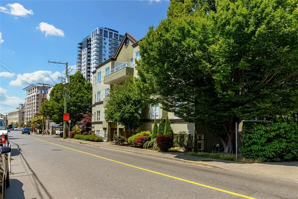 832 Fisgard St # 402, Victoria BC V8W 1S1 - 2 bed, 2 bath in Victoria
