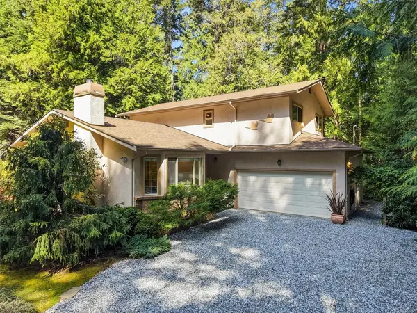 11340 Hedgerow Dr, North Saanich BC V8L 5S3