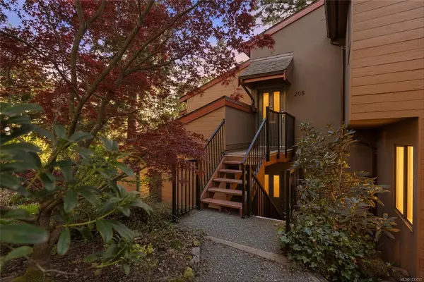 2341 Harbour Rd # 205, Sidney BC V8L 3X8 - 2 bed, 2 bath in Sidney