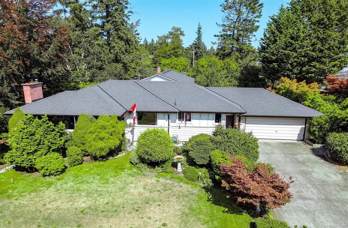 1288 Roy Rd, Saanich BC V8Z 2X9