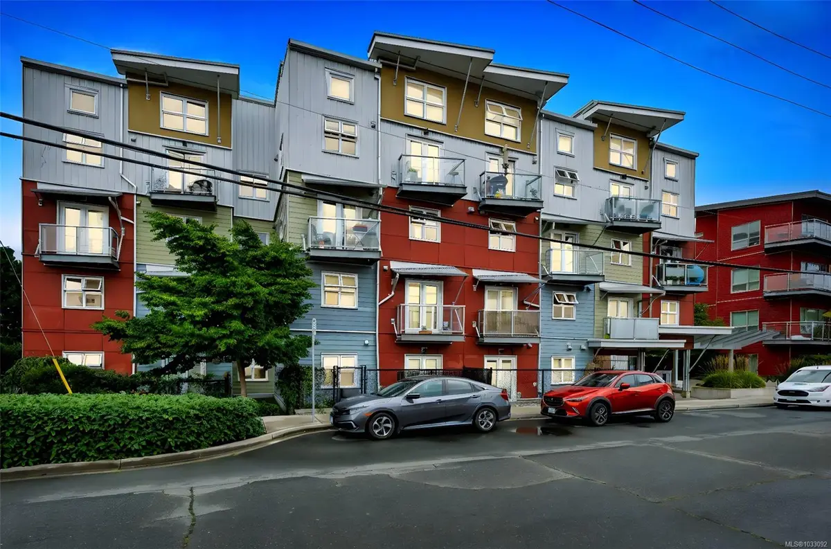 787 Tyee Rd # 204, Victoria BC V9A 7R5
