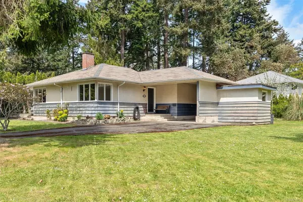 4047 Haro Rd, Saanich BC V8N 4B3
