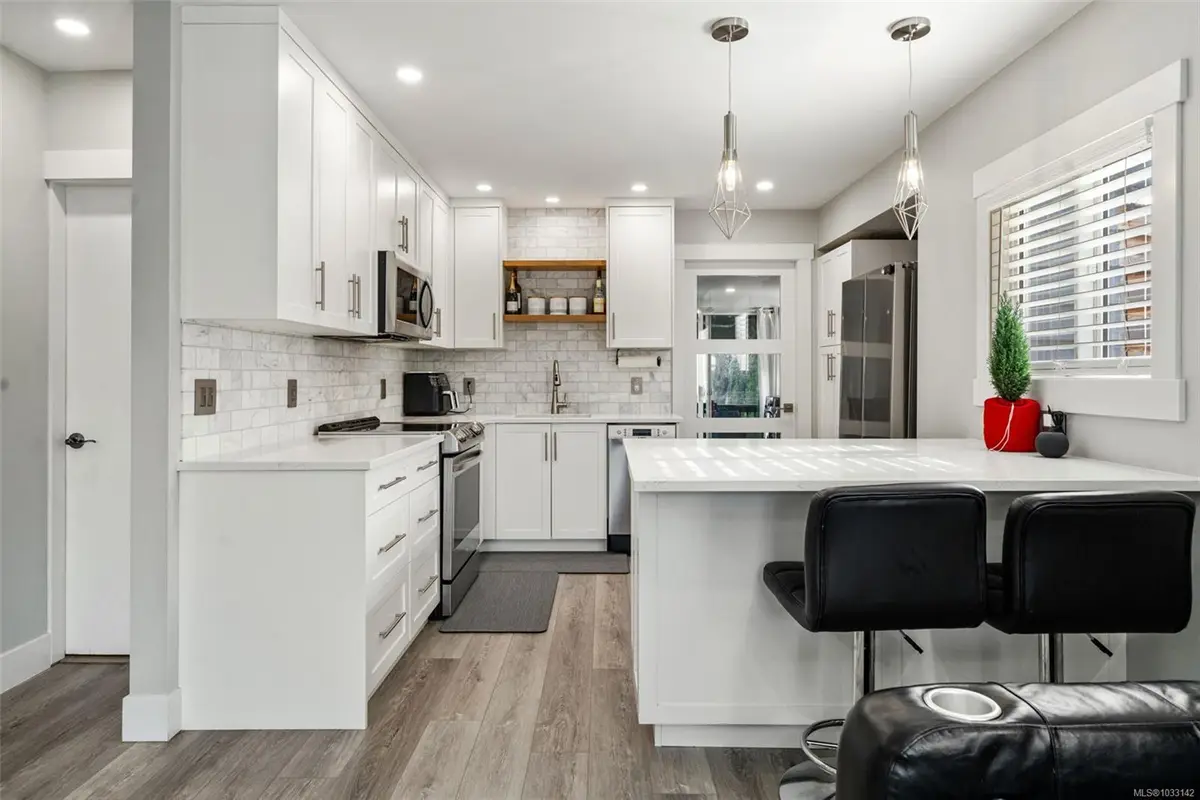 450 Obed Ave, Saanich BC V9A 1K5