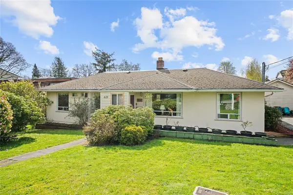 625 Broadway St, Saanich BC V8Z 2G5