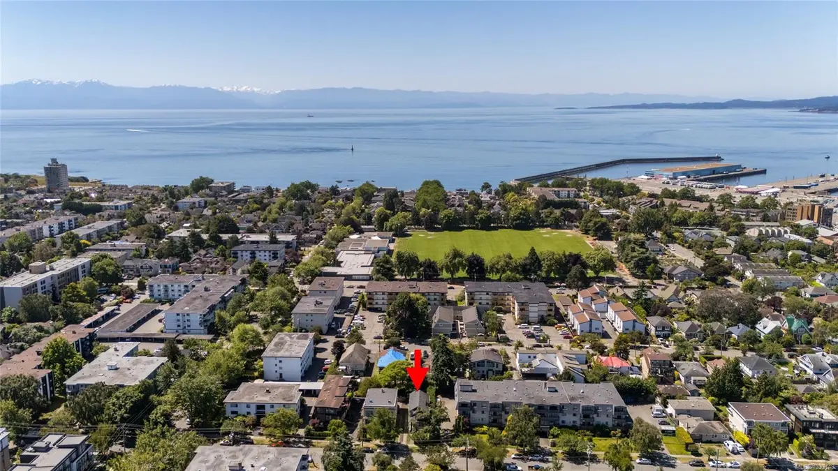 257 Michigan St, Victoria BC V8V 1R4