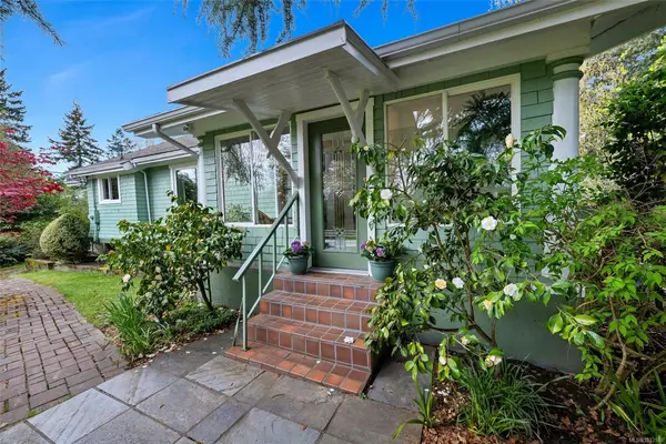 7356 Wallace Dr, Central Saanich BC V8M 1S9