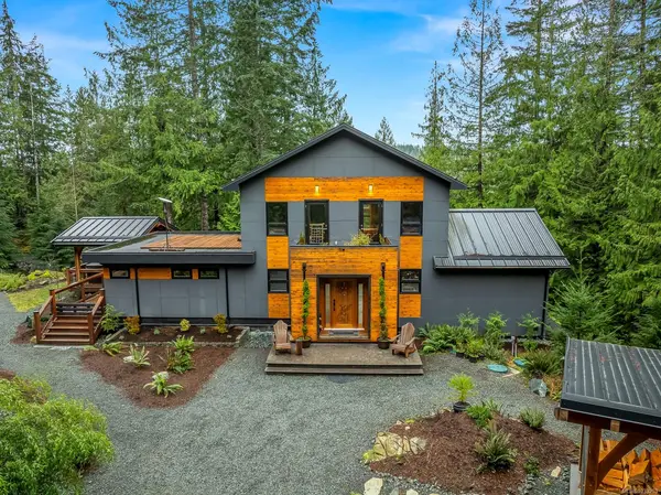 2640 Conville Bay Rd, Quadra Island BC V0P 1N0 - 3 bed, 3 bath in Quadra Island